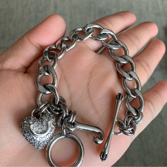 Juicy Couture Silver Chain Link Heart Toggle Bracelet J Charm 7.5” Jewelry EUC - Picture 3 of 7